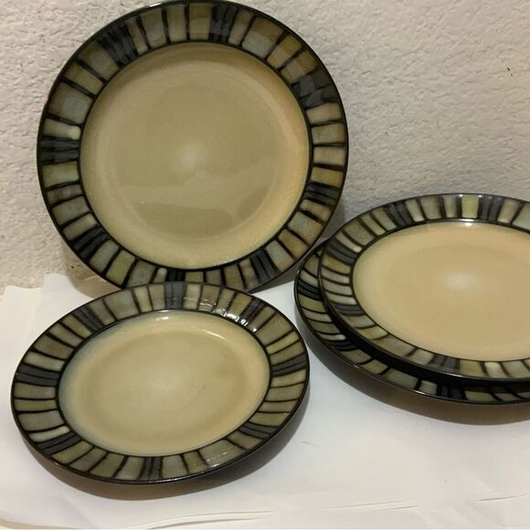 3 Home Trends Fullerton Stoneware Dinner Plates 1 salad Black & Gray Striped Rim - Picture 4 of 6